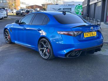 SPOTICAR Alfa Romeo Giulia 2.9 V6 Bi-turbo Quadrifoglio Auto Euro 6 (s/s) 4dr Used Car - Saloon Petrol Blue - Cheltenham - 1200572652_3