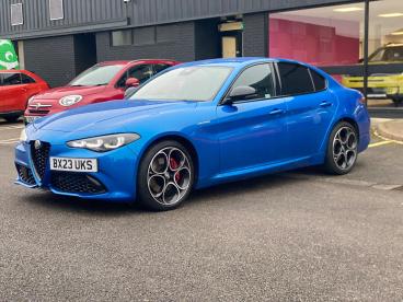 SPOTICAR Alfa Romeo Giulia 2.0t Veloce Auto Euro 6 (s/s) 4dr Used Car - Saloon Petrol Blue - Cheltenham - 1200575479_2