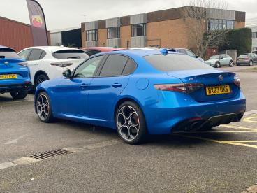 SPOTICAR Alfa Romeo Giulia 2.0t Veloce Auto Euro 6 (s/s) 4dr Used Car - Saloon Petrol Blue - Cheltenham - 1200575479_4