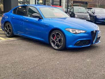 SPOTICAR Alfa Romeo Giulia 2.0t Veloce Auto Euro 6 (s/s) 4dr Used Car - Saloon Petrol Blue - Cheltenham - 1200575479_5
