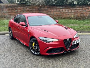 SPOTICAR Alfa Romeo Giulia 2.9 V6 Bi-turbo Quadrifoglio Auto Euro 6 (s/s) 4dr Used Car - Saloon Petrol Red - Hemel Hempstead - 800577320_1