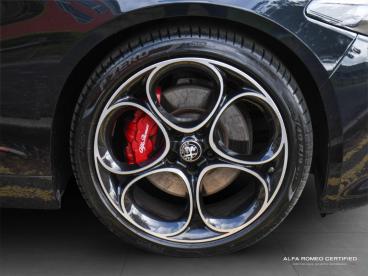 ALFA ROMEO CERTIFIED Alfa Romeo Giulia 2.0t Veloce Auto Euro 6 (s/s) 4dr Used Car - Saloon Petrol Black - Nuneaton - 581085_5