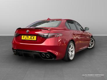 ALFA ROMEO CERTIFIED Alfa Romeo Giulia 2.9 V6 Bi-turbo Quadrifoglio Auto Euro 6 (s/s) 4dr Used Car - Saloon Petrol Red - Salford - 581133_3
