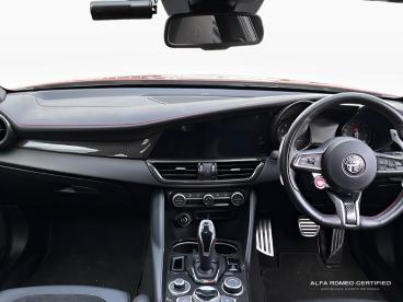 ALFA ROMEO CERTIFIED Alfa Romeo Giulia 2.9 V6 Bi-turbo Quadrifoglio Auto Euro 6 (s/s) 4dr Used Car - Saloon Petrol Red - Salford - 581133_4