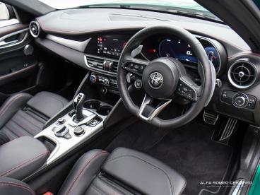ALFA ROMEO CERTIFIED Alfa Romeo Giulia 2.0t Tributo Italiano Auto Euro 6 (s/s) 4dr Used Car - Saloon Petrol Green - Nuneaton - 581878_4