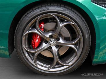 ALFA ROMEO CERTIFIED Alfa Romeo Giulia 2.0t Tributo Italiano Auto Euro 6 (s/s) 4dr Used Car - Saloon Petrol Green - Nuneaton - 581878_5