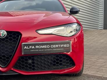 ALFA ROMEO CERTIFIED Alfa Romeo Giulia 2.0t Veloce Auto Euro 6 (s/s) 4dr Used Car - Saloon Petrol Red - Swindon - 582235_3