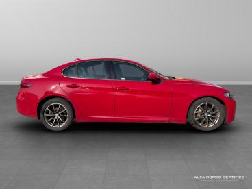 SPOTICAR Alfa Romeo Giulia 2.0t Super Auto Euro 6 (s/s) 4dr Used Car - Saloon Petrol Red - Tunbridge Wells - 800582754_2