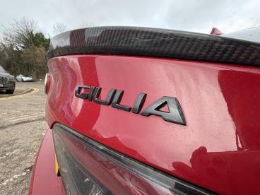 ALFA ROMEO CERTIFIED Alfa Romeo Giulia 2.9 V6 Bi-turbo Quadrifoglio Auto Euro 6 (s/s) 4dr Used Car - Saloon Petrol Red - Hemel Hempstead - 583079_2