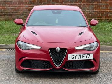 ALFA ROMEO CERTIFIED Alfa Romeo Giulia 2.9 V6 Bi-turbo Quadrifoglio Auto Euro 6 (s/s) 4dr Used Car - Saloon Petrol Red - Hemel Hempstead - 583079_3
