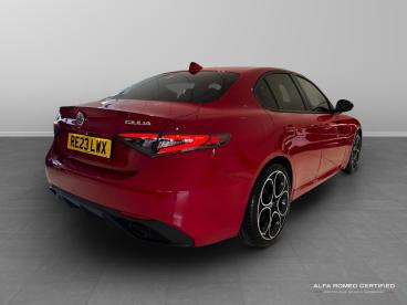 ALFA ROMEO CERTIFIED Alfa Romeo Giulia 2.0t Veloce Auto Euro 6 (s/s) 4dr Used Car - Saloon Petrol Red - Slough - 587427_3