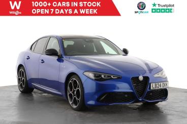 SPOTICAR Alfa Romeo Giulia 2.0t Sprint Auto Euro 6 (s/s) 4dr Used Car - Saloon Petrol Blue - Epsom - 1200588780_1