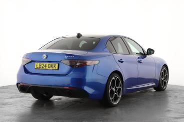 SPOTICAR Alfa Romeo Giulia 2.0t Sprint Auto Euro 6 (s/s) 4dr Used Car - Saloon Petrol Blue - Epsom - 1200588780_3