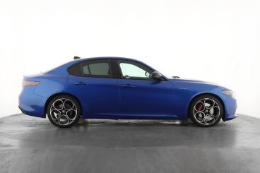 SPOTICAR Alfa Romeo Giulia 2.0t Sprint Auto Euro 6 (s/s) 4dr Used Car - Saloon Petrol Blue - Epsom - 1200588780_5