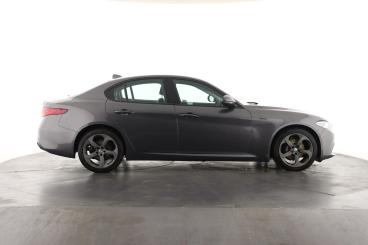 SPOTICAR Alfa Romeo Giulia 2.0t Sprint Auto Euro 6 (s/s) 4dr Used Car - Saloon Petrol Grey - Epsom - 1200588792_5