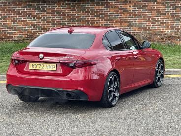 ALFA ROMEO CERTIFIED Alfa Romeo Giulia 2.0t Veloce Auto Euro 6 (s/s) 4dr Used Car - Saloon Petrol Red - Hemel Hempstead - 589671_3