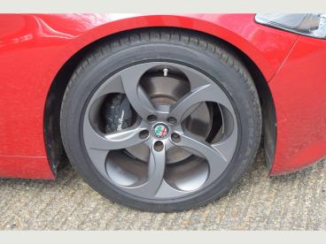 SPOTICAR Alfa Romeo Giulia 2.0t Veloce Auto Euro 6 (s/s) 4dr Used Car - Saloon Petrol Red - Pulborough - 1200592163_4