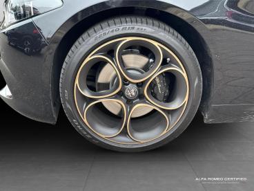 ALFA ROMEO CERTIFIED Alfa Romeo Giulia 2.0t Intensa Auto Euro 6 (s/s) 4dr Used Car - Saloon Petrol Black - Swindon - 593106_5