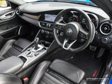 ALFA ROMEO CERTIFIED Alfa Romeo Giulia 2.0t Veloce Auto Euro 6 (s/s) 4dr Used Car - Saloon Petrol Blue - Nuneaton - 593390_4