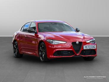 ALFA ROMEO CERTIFIED Alfa Romeo Giulia 2.0t Estrema Auto Euro 6 (s/s) 4dr Used Car - Saloon Petrol Red - Nuneaton - 593392_1