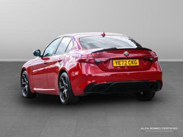 ALFA ROMEO CERTIFIED Alfa Romeo Giulia 2.0t Estrema Auto Euro 6 (s/s) 4dr Used Car - Saloon Petrol Red - Nuneaton - 593392_2