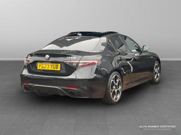ALFA ROMEO CERTIFIED Alfa Romeo Giulia 2.0t Veloce Auto Euro 6 (s/s) 4dr Used Car - Saloon Petrol Black - Leicester - 594280_3