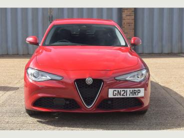 SPOTICAR Alfa Romeo Giulia 2.2 Td Lusso Ti Auto Euro 6 (s/s) 4dr Used Car - Saloon Diesel Red - Pulborough - 1200596203_2