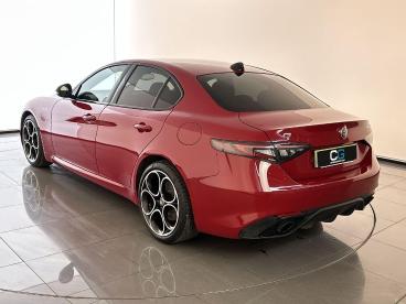 SPOTICAR Alfa Romeo Giulia 2.0t Veloce Auto Euro 6 (s/s) 4dr Used Car - Saloon Petrol Red - Croxdale - 1200597804_4