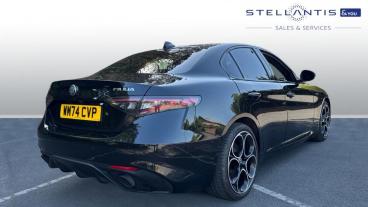 SPOTICAR Alfa Romeo Giulia 2.0t Sprint Auto Euro 6 (s/s) 4dr Used Car - Saloon Petrol Black - Sale - 1200599985_3
