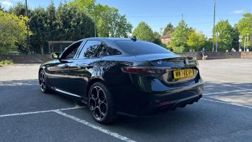SPOTICAR Alfa Romeo Giulia 2.0t Sprint Auto Euro 6 (s/s) 4dr Used Car - Saloon Petrol Black - Sale - 1200599985_5