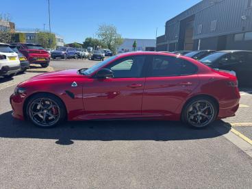 SPOTICAR Alfa Romeo Giulia 2.9 V6 Bi-turbo Quadrifoglio Auto Euro 6 (s/s) 4dr Used Car - Saloon Petrol Red - Cheltenham - 1200600010_5