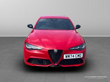 SPOTICAR Alfa Romeo Giulia 2.0t Veloce Auto Euro 6 (s/s) 4dr Used Car - Saloon Petrol Red - Kidlington - 800601659_2