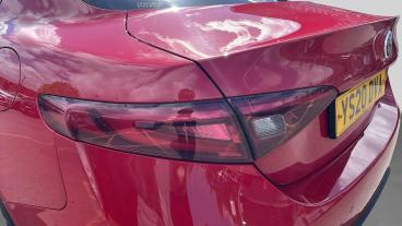 ALFA ROMEO CERTIFIED Alfa Romeo Giulia  Used Car - Saloon Diesel Red - Salford - 602112_5