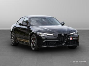 ALFA ROMEO CERTIFIED Alfa Romeo Giulia 2.0t Veloce Auto Euro 6 (s/s) 4dr Used Car - Saloon Petrol Black - Nuneaton - 603307_1