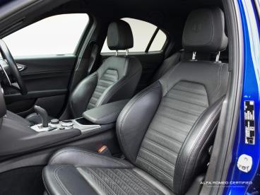 ALFA ROMEO CERTIFIED Alfa Romeo Giulia 2.0t Veloce Auto Euro 6 (s/s) 4dr Used Car - Saloon Petrol Blue - Nuneaton - 603881_5