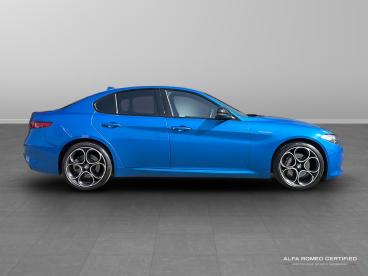 ALFA ROMEO CERTIFIED Alfa Romeo Giulia 2.0t Veloce Auto Euro 6 (s/s) 4dr Used Car - Saloon Petrol Blue - Slough - 605161_2