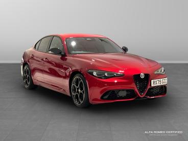 ALFA ROMEO CERTIFIED Alfa Romeo Giulia 2.0t Intensa Auto Euro 6 (s/s) 4dr Used Car - Saloon Petrol Red - Slough - 605194_1