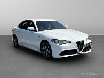 ALFA ROMEO CERTIFIED Alfa Romeo Giulia 2.0t Veloce Auto Euro 6 (s/s) 4dr Used Car - Saloon Petrol White - Swindon - 605308_1