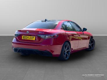 ALFA ROMEO CERTIFIED Alfa Romeo Giulia 2.0t Tributo Italiano Auto Euro 6 (s/s) 4dr Used Car - Saloon Petrol Red - Nuneaton - 606601_5