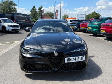 SPOTICAR Alfa Romeo Giulia 2.0t Veloce Auto Euro 6 (s/s) 4dr Used Car - Saloon Petrol Black - Cheltenham - 1200613826_2
