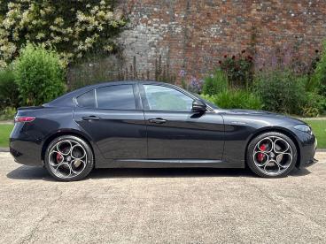 ALFA ROMEO CERTIFIED Alfa Romeo Giulia 2.0t Sprint Auto Euro 6 (s/s) 4dr Used Car - Saloon Petrol Black - Swansea - 615335_3