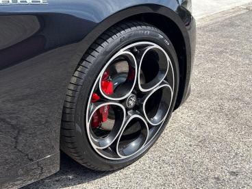 ALFA ROMEO CERTIFIED Alfa Romeo Giulia 2.0t Sprint Auto Euro 6 (s/s) 4dr Used Car - Saloon Petrol Black - Swansea - 615335_4