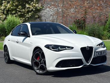 ALFA ROMEO CERTIFIED Alfa Romeo Giulia 2.0t Sprint Auto Euro 6 (s/s) 4dr Used Car - Saloon Petrol White - Swansea - 615336_1