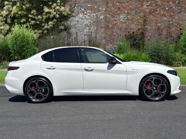 ALFA ROMEO CERTIFIED Alfa Romeo Giulia 2.0t Sprint Auto Euro 6 (s/s) 4dr Used Car - Saloon Petrol White - Swansea - 615336_3