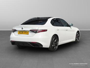 ALFA ROMEO CERTIFIED Alfa Romeo Giulia 2.0t Tributo Italiano Auto Euro 6 (s/s) 4dr Used Car - Saloon Petrol White - Slough - 617244_3