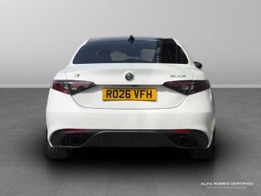 ALFA ROMEO CERTIFIED Alfa Romeo Giulia 2.0t Tributo Italiano Auto Euro 6 (s/s) 4dr Used Car - Saloon Petrol White - Slough - 617244_5