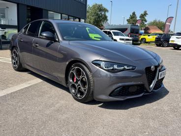 SPOTICAR Alfa Romeo Giulia 2.0t Veloce Auto Euro 6 (s/s) 4dr Used Car - Saloon Petrol Grey - Cheltenham - 1200617525_1