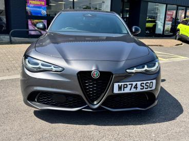 SPOTICAR Alfa Romeo Giulia 2.0t Veloce Auto Euro 6 (s/s) 4dr Used Car - Saloon Petrol Grey - Cheltenham - 1200617525_2