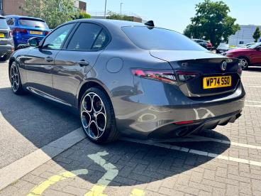 SPOTICAR Alfa Romeo Giulia 2.0t Veloce Auto Euro 6 (s/s) 4dr Used Car - Saloon Petrol Grey - Cheltenham - 1200617525_4
