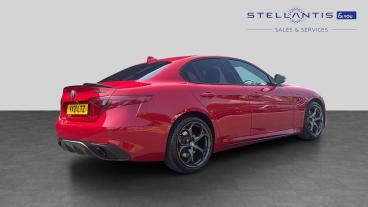 SPOTICAR Alfa Romeo Giulia 2.0t Veloce Ti Auto Euro 6 (s/s) 4dr Used Car - Saloon Petrol Red - Bristol - 1200619207_3